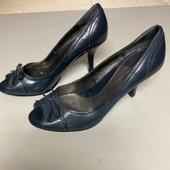 Bandolino Open Toe Heels - Picture 2 of 7